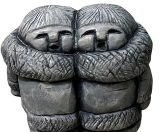 Handgjorda Brothers Eskimo-hartsstenfigur av Glacial Ice Age Sculptures