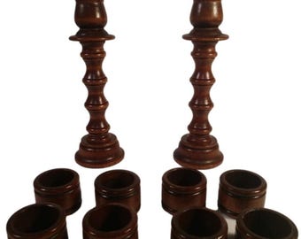 Ljusstake i trä från mitten av århundradet i kombination med 4 servettringar, vintage