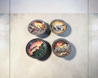 Set med 4 afrikanska tvålstensskålar, prydnadsfat, safaridjur, etsad 7,5 cm