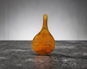 Decantador de vidrio Blenko vintage color ámbar con diseño de monedas y puntos.