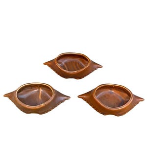 Juego de 3 ramequines de cerámica vintage Hall Art Pottery con forma de concha de cangrejo diabla marrón para servir.
