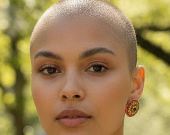 Pendientes vintage multicolores con micro mosaico floral y cierre de rosca.