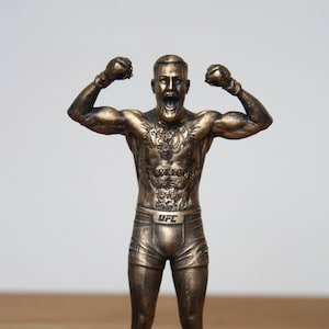Sculpture Conor Mcgregor combatant MMA et champion de l&#39;UFC