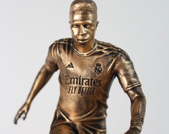 Sculpture Vinicius Jr Real Madrid footballeur Brésilien