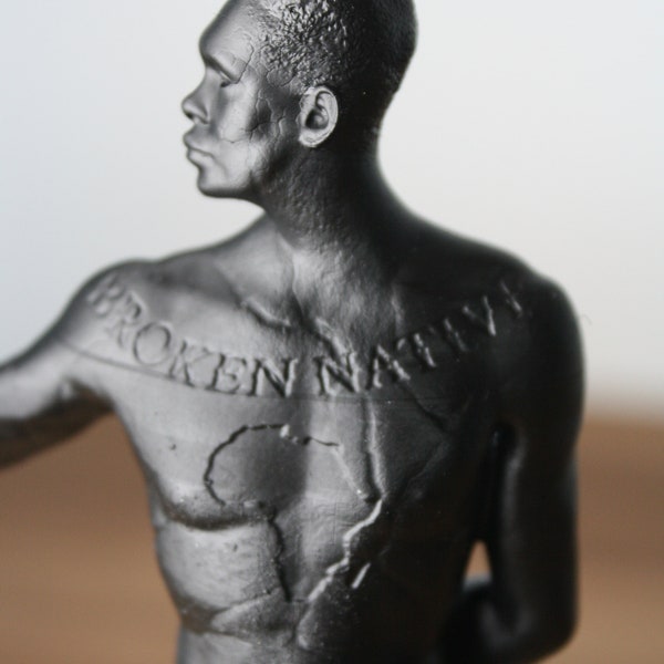 Sculpture 3D d'Israel Adesanya combattant MMA et champion de l'UFC Version peint Noir