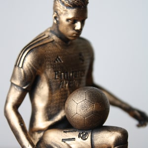 Sculpture de Rodrygo footballeur du Real Madrid  Cadeau originale