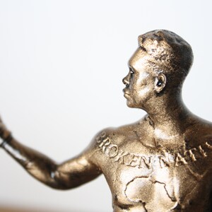Statue UFC Collection 3D Peinte Main Idée Cadeau Fan Sport Combat image 6