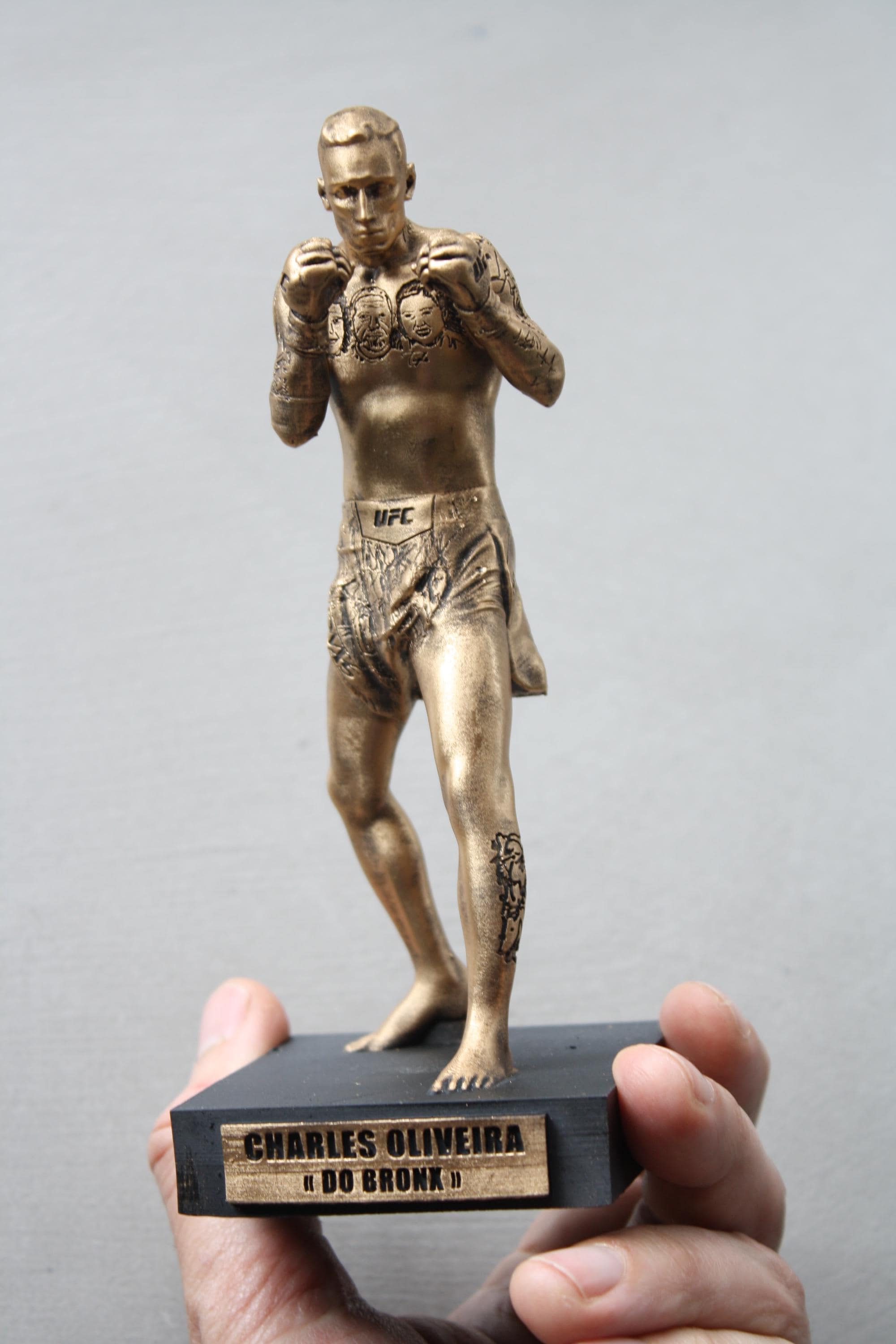 UFCチャンピオン、シャルル・ド・ブロンクス・オリベイラの彫刻3D