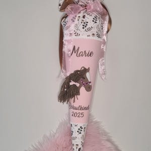Schultüte Pferd mit Mähne Wolle mit Namen bestickt rosa inklusive Papprohling