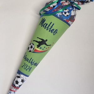 Schultüte aus Stoff Zuckertüte aus Stoff Fußball mit Namen bestickt einfach toll! Inklusive Papprohling!