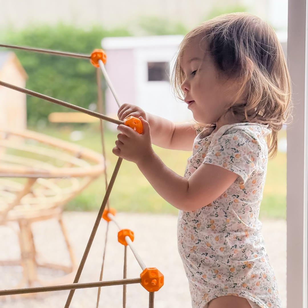 Jeu de construction de fort en bois pour enfants : 50 bâtons et 30 connecteurs - DIY pour les enfants - Canada
