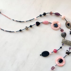 Blue, gray, black tie necklace with agate, mother-of-pearl, glass beads, seed tube, heart, butterfly Pink