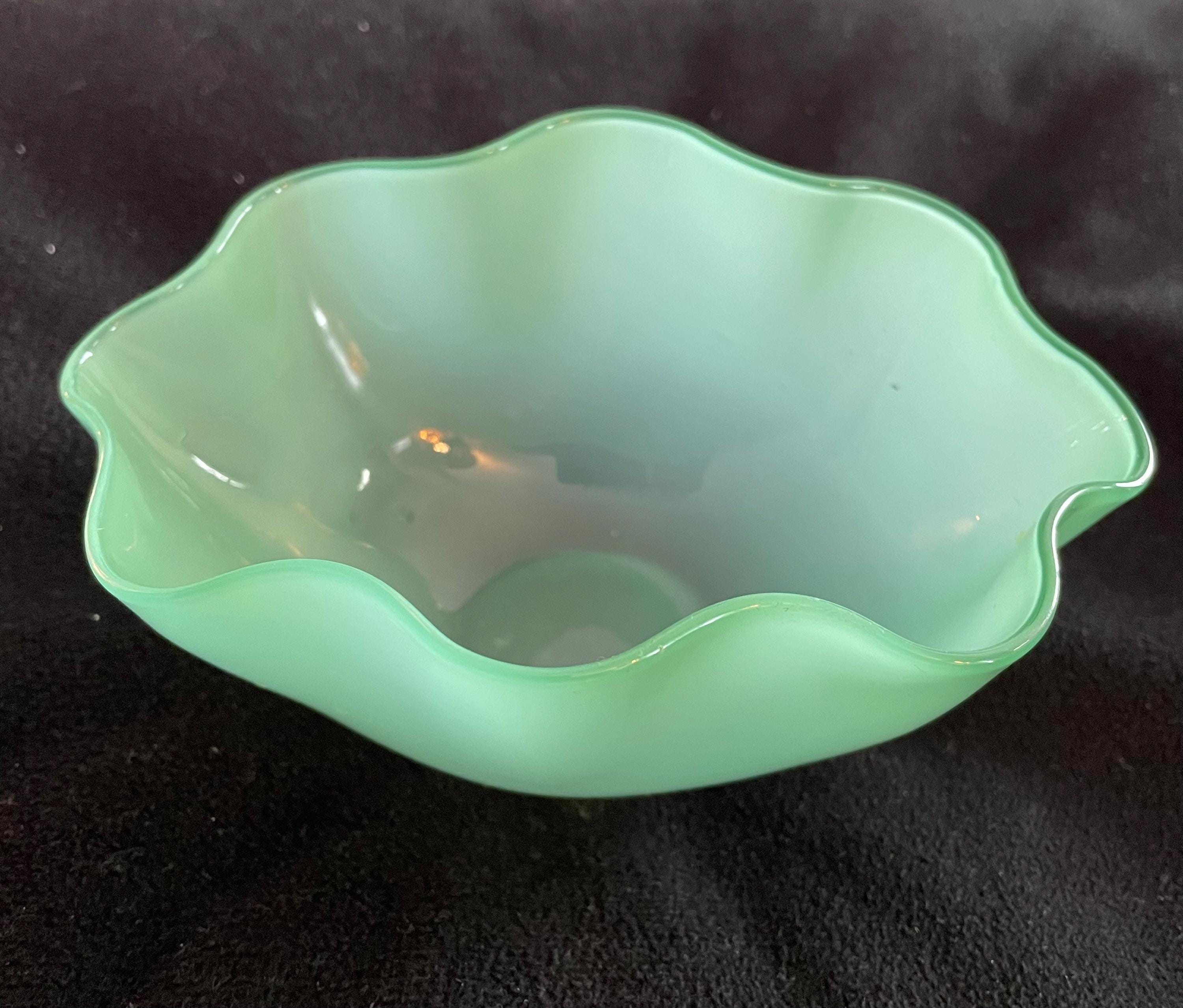 Orrefors KANTARA Opalescent Green Small Ruffled Bowl