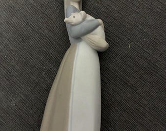 Retired Lladro Girl with Pig #1011