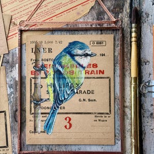 Mésange bleue | Aquarelle et peinture à l'encre | Cadeau unique | Cadeau pour amoureux de la nature | Cadeau oiseau | Éphémères vintage originaux | Cadre en feuille de cuivre