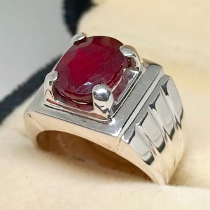 Anel de prata esterlina 925 feito à mão com rubi vermelho profundo real de 7 quilates, anel elegante de rubi vermelho profundo masculino de alta qualidade