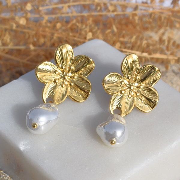 Boucles d'oreilles pendantes fleur et perle nacre, pas cher, couleur or, acier inoxydable