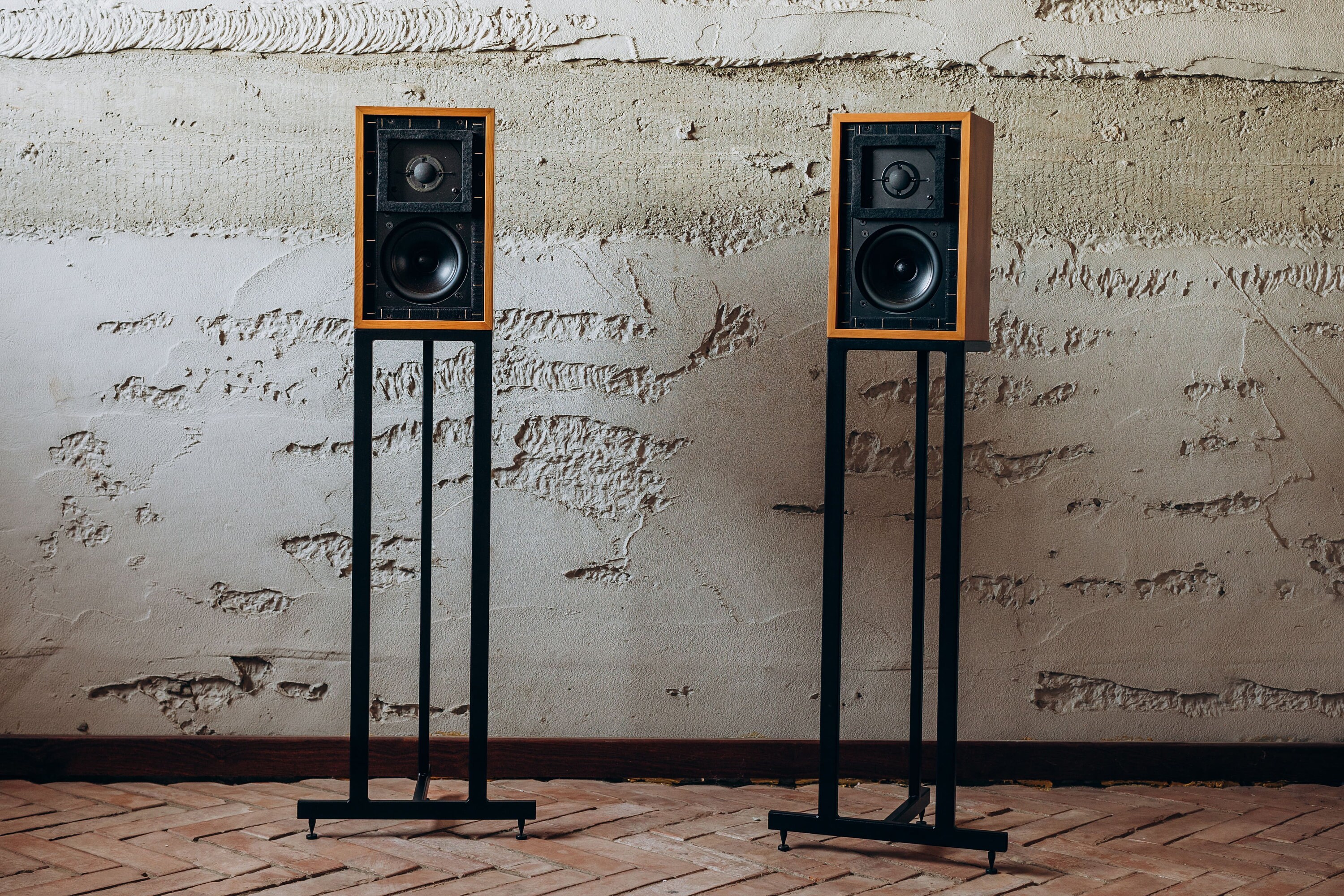 Handmade Metal Speaker Stand for Audiophiles Elevate Your Sound