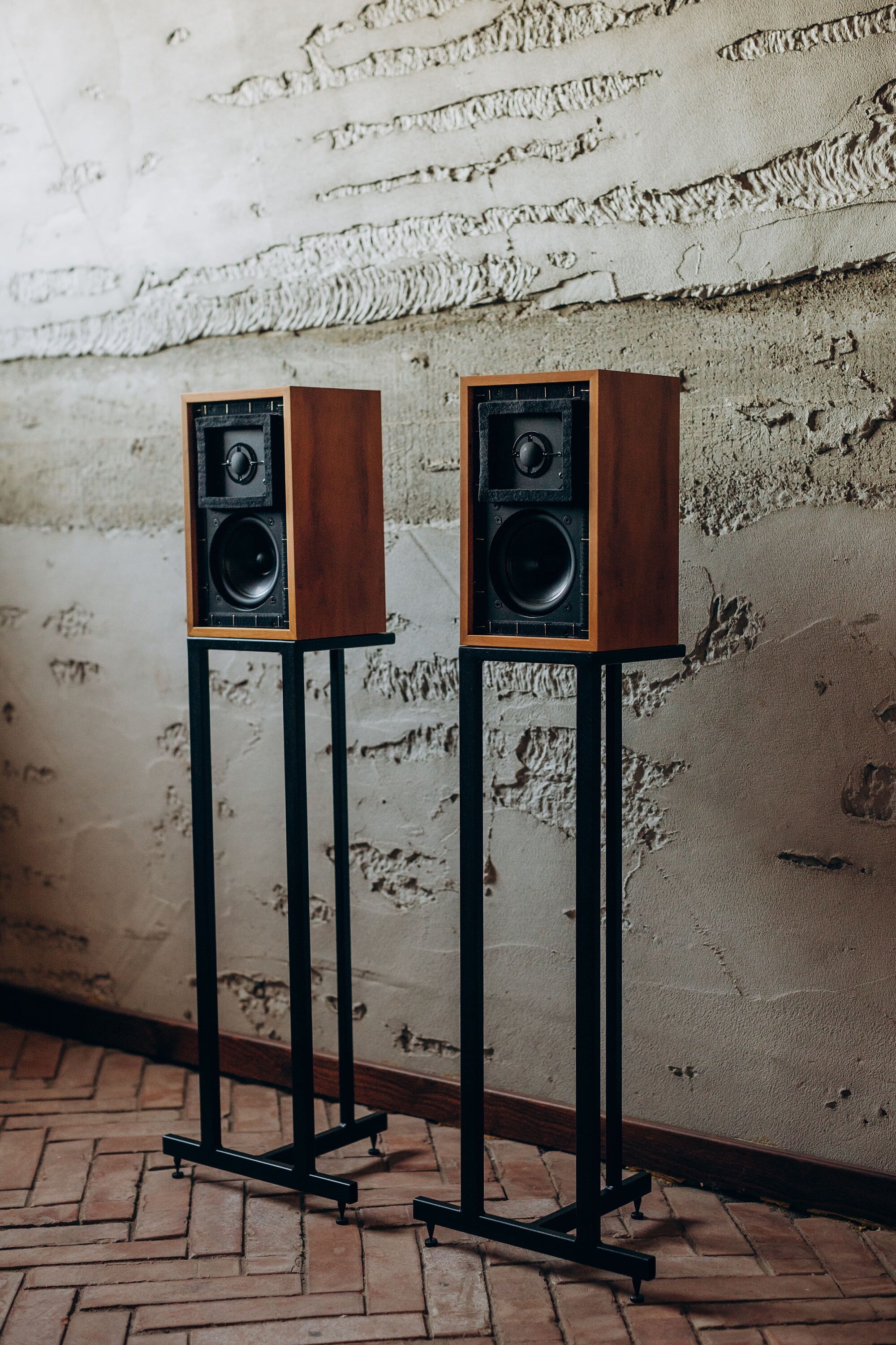 Handmade Metal Speaker Stand for Audiophiles Elevate Your Sound