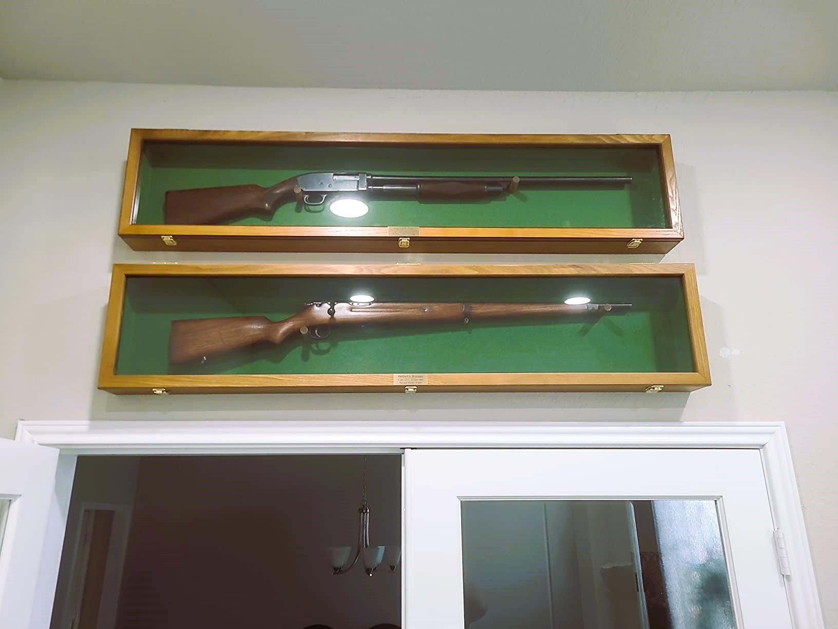 Medikaison Single Handgun Pistol Revolver Gun Display Case Wall Mount Lockable Green Felt Wood Cabinet W/ 98% UV Protection Acrylic Clear Door Gun Shadow Box Stand Rack Holder - View #4