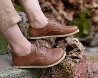 Barfuß Frauen Oxford Schuhe, personalisierte Lederschuhe, minimalistische handgefertigte geschnürte Schuhe, Erdbraun