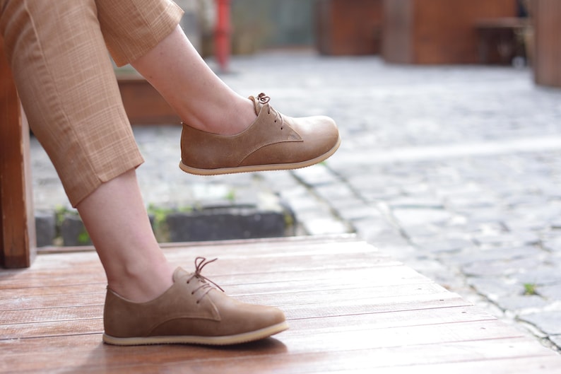 Zapatos descalzos para mujer, color marrón otoño, de cuero, con conexión a tierra. imagen 9