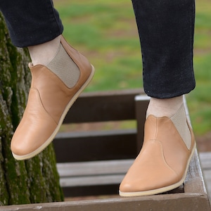 Handmade Leather Men&#39;s Barefoot Chelsea Boots: Wide Toe, Zero Drop