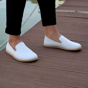 Aardingsschoenen dames, leren schoenen zero drop, blote voeten schoenen met brede neus, nevelwit
