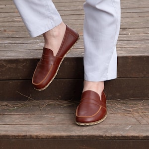 Barefoot loafers heren, handgemaakte leren aardingsschoenen met koperen klinknagels, brede pasvorm aardingsschoenen – elegant bruin