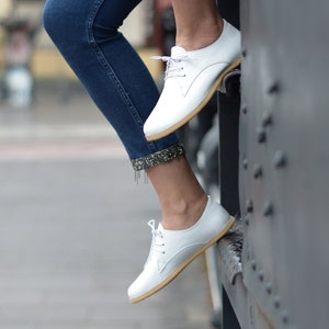 ローファー・オックスフォード CASTANER Women Laced up Shoes 216691005 White White oxford shoes perforated womens by Julia Bo - Julia Bo