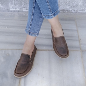 Handmade Leather Barefoot Loafers: Women&#39;s Minimalist Moccasins