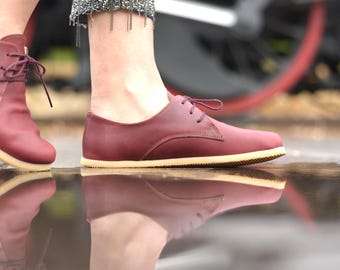 Richelieu pieds nus en cuir pour femme, bout large fait main, bordeaux cerise