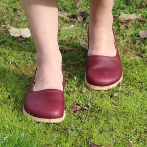 Women Barefoot Shoe, Barefoot Babette Women, Wide Toe Box Leather Shoe, Cherry Burgundy image 3