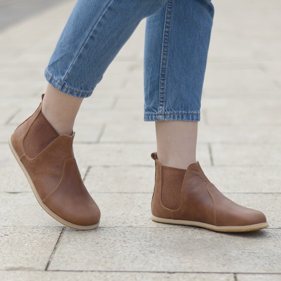 Minimalist dress boots hotsell