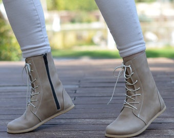 Botas de cuero descalzas para mujer, botas largas de invierno hechas a mano, botas vikingas con cordones y cremalleras, visión ahumada