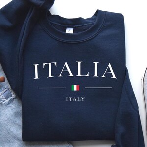 Italia Sweatshirt: Italy Graphic Minimal Retro Design, Vacation & Travel Gift
