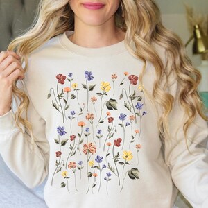 Vintage Pressed Flowers Sweatshirt: Boho Cottagecore Style