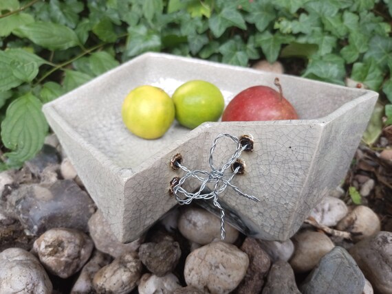 Bowl made of glazed clay Fruit bowl Offering bowl Craquele