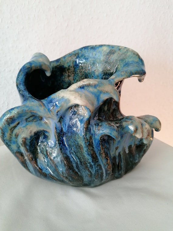 The wave. Exclusive and high-quality ceramic art vase, unique, designed and manufactured by Marita Vollborn, signed, elegantly glazed,