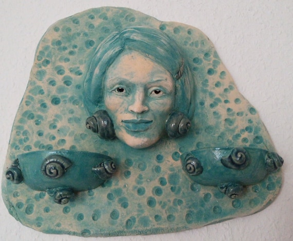 Mural wall object woman portrait woman's head with snails made of clay glazed for Tillandsia o decoration purely handmade art sculpture figurine
