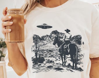 UFO Western Shirt Vintage Cowboy Tshirt Comfort Colors Wild West Alien T-Shirt Oversized Tee Retro ufo t shirt Old Fashion Comfy Shirt