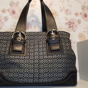 Vintage COACH Y2K Soho Hamptons Black Leather Signature Satchel