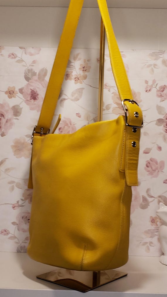 Vintage COACH Soho Yellow Leather Duffle Sac Shoulder Crossbody