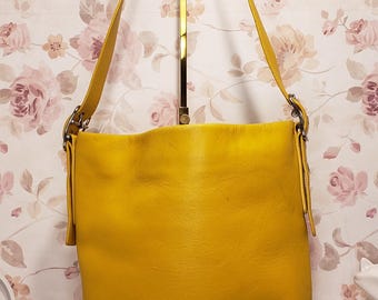 Vintage COACH Soho Yellow Leather Duffle Sac Shoulder Crossbody 