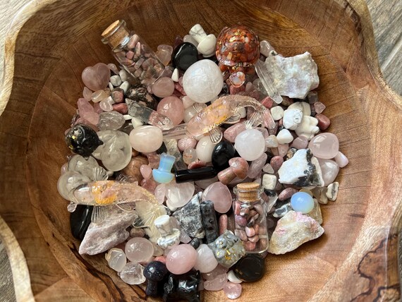 Love Crystal Confetti Scoop | Crystals, Self-Love, Romance Heart Healing | Healing Crystal Confetti Mix | Rose Quartz & Love Energy Stones