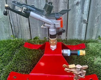 Schöne Sprinkleranlage auf Kufen. 7lbs Stahl bis zu 120 Fuß Durchmesser! Perfekt für Rasen, Gärten, Weide, Arenen