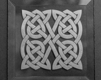 Gravierte quadratische Bevel - Keltischer Knoten