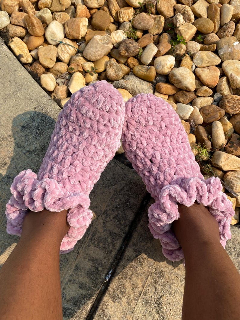 PATTERN Fluffy Crochet Ruffle Footsies Socks Slippers Chenille Yarn ...