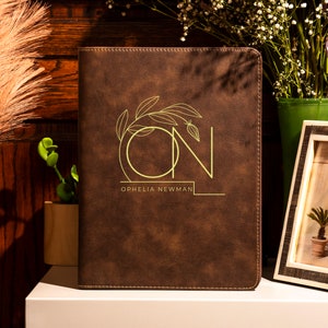 Personalized Zipper Portfolio, Custom Portfolio With Zipper, Portfolio Monogram, Engraved Leather Portfolio, Gift For Her, Graduation gift