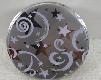 Silver Round Tin